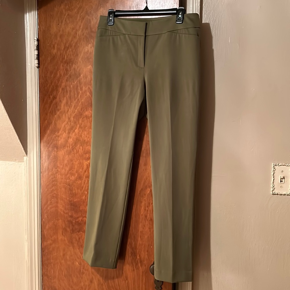 Ann Taylor Olive, khaki green straight leg flat front pants. Like new
